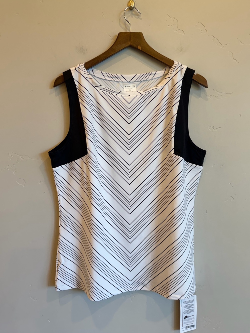 ATHLETA White & Black Striped Chevron Rashguard Swim Top